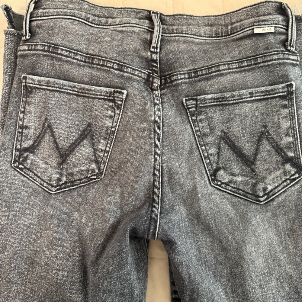 MOTHER Women's Stunner Zip Ankle Step Fray Charcoal Skinny Jeans